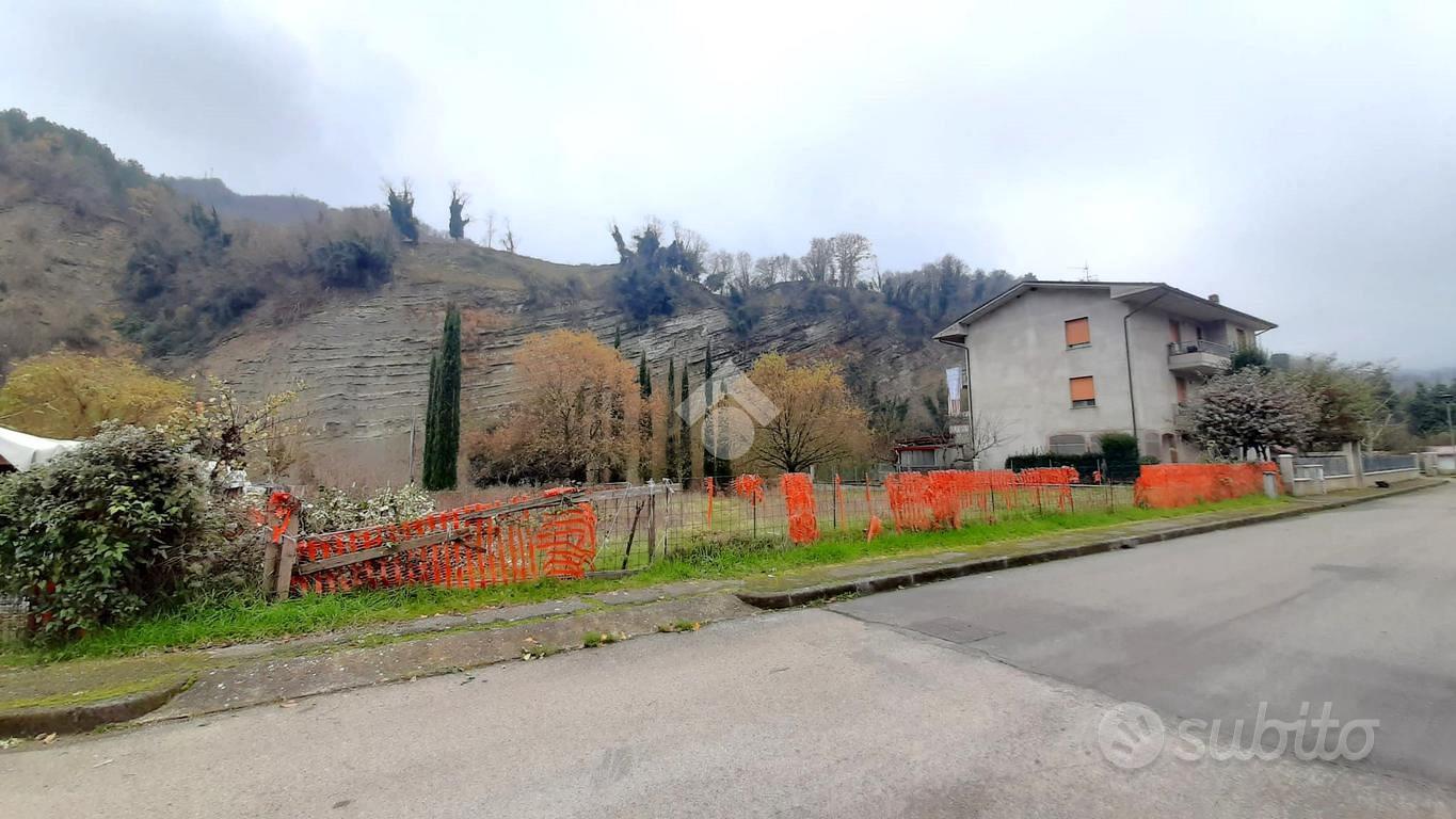 TER. RESIDENZIALE A PREDAPPIO - Vista 2