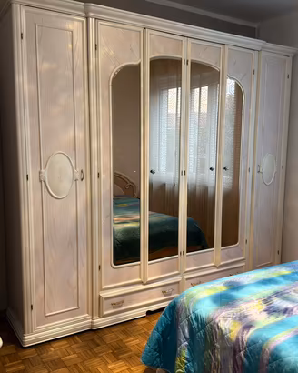 Camera da letto in legno massello