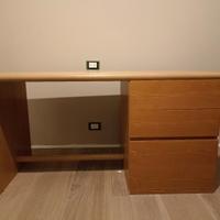 scrivania in frassino