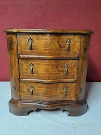 Comodino impiallacciato in radica di noce