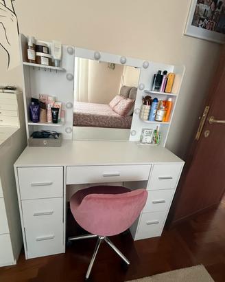 Postazioen trucco bianca con specchio illuminato