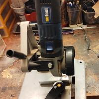 smerigliatrice nuova  con supporto  da banco 