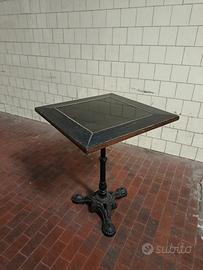 Tavolino in legno e granito nero