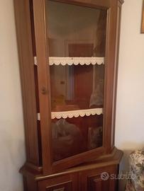 Mobile ad angolo con vetrina 