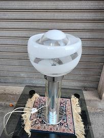 Lampada da tavolo vintage 