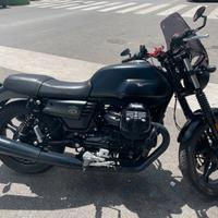 Moto Guzzi V7 Stone