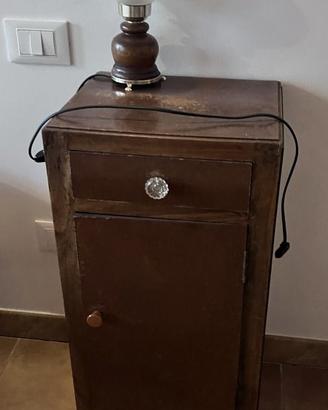 Comodini anni '30 coppia, noce, pomelli in vetro