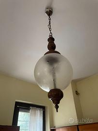 Lampadario a sospensione - globo in vetro e legno