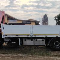 IVECO EUROCARGO 180 E 28 CON GRU FASSI AC23
