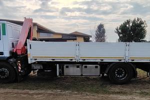 IVECO EUROCARGO 180 E 28 CON GRU FASSI AC23