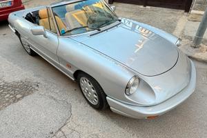 Alfa Romeo Spider Duetto