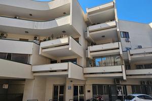 Appartamento 4 vani e acc. con Box e posto auto