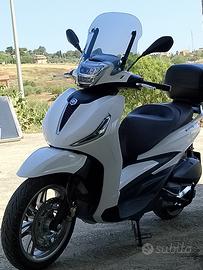 Beverly 300