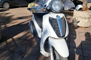 Piaggio Carnaby 300