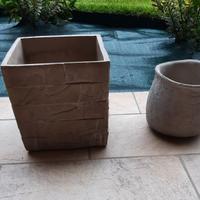 Vasi decorativi in cemento lavorato