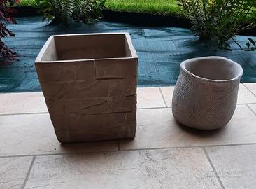 Vasi decorativi in cemento lavorato