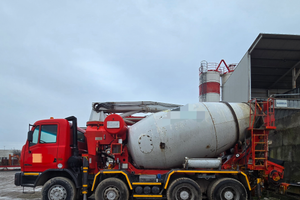 Betonpompa Astra HD 84.38pompa C2080 gru24mt Coime