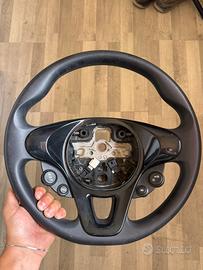 Volante Smart in pelle con comandi