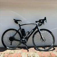 BICI DA CORSA ASSISTITA FM BIKE