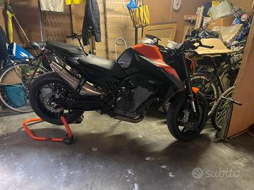 Ktm duke 890