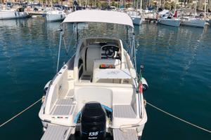 barca a motore