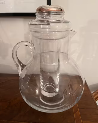 Caraffa con refrigeratore