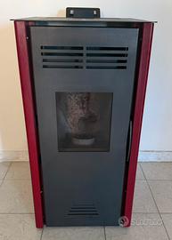 Stufa a pellet Invicta Adrano 7 Plus 7,3kW + Tubi.