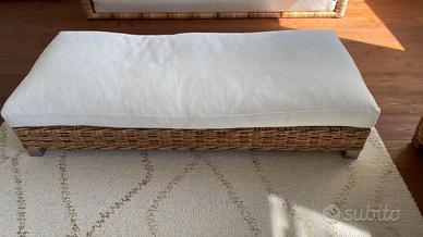 TAVOLINO POGGIAPIEDI