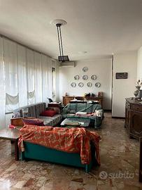 Trilocale di 110 mq posto al secondo piano