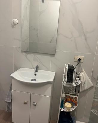 Mobile lavabo bagno con specchio