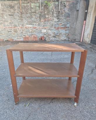 Carrello in legno a 3 ripiani – pratico e solido
