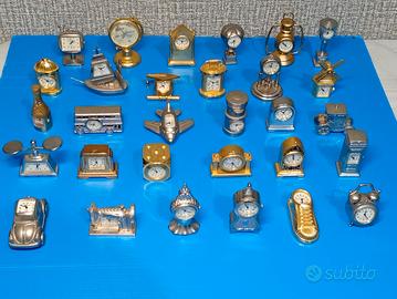 Collezione di 30 orologi a forma di oggetti