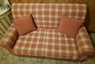 divano  2 posti usato
