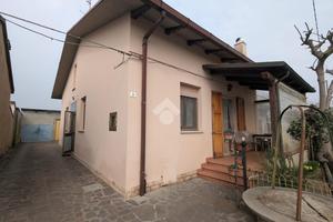 CASA SEMINDIPENDENTE A RAVENNA