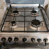 cucina a gas con forno a corrente 