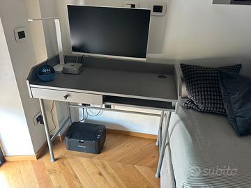 Scrivania Ikea Hauga grigio
