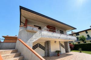 VILLA SINGOLA A ROVATO