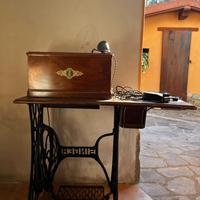 Macchina da cucire Singer d'epoca