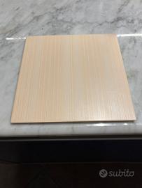 Piastrelle 20x20 di due tipi diversi