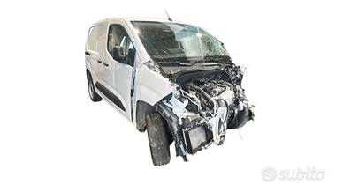 cambio opel combo 6M 2023 YH01 28.000KM 75KW