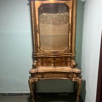 Vetrinetta cristalliera in stile barocco veneziano