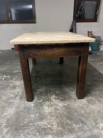 Tavolo con piano in marmo