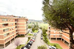 AMPIO TRILOCALE LUMINOSO CON ASCENSORE E AFFACCIO