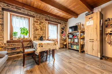 CASA SEMINDIPENDENTE A VENASCA