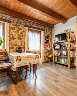 CASA SEMINDIPENDENTE A VENASCA