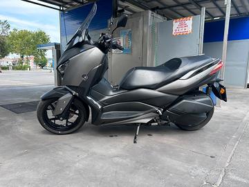 Yamaha XMaX 300