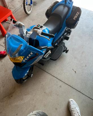 Moto polizia bambino
