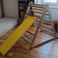 Arrampicata per Bambini, in legno colorata.