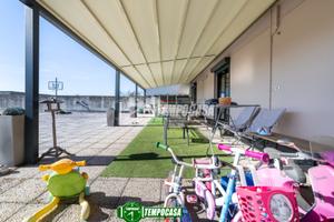 4 LOCALI INDIPENDENTE CON STRAORDINARIO TERRAZZO D