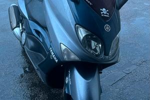 Scooter Yamaha T-max